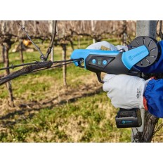 Legatrice Campagnola Cordless con Batteria Plug-In Nexi: Velocità e Precisione per le Legature sul Vigneto
