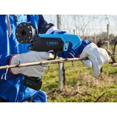 Legatrice Campagnola Cordless con Batteria Plug-In Nexi: Velocità e Precisione per le Legature sul Vigneto