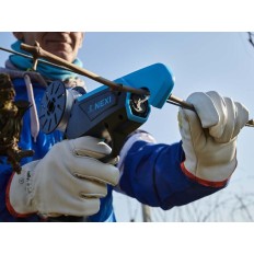 Legatrice Campagnola Cordless con Batteria Plug-In Nexi: Velocità e Precisione per le Legature sul Vigneto